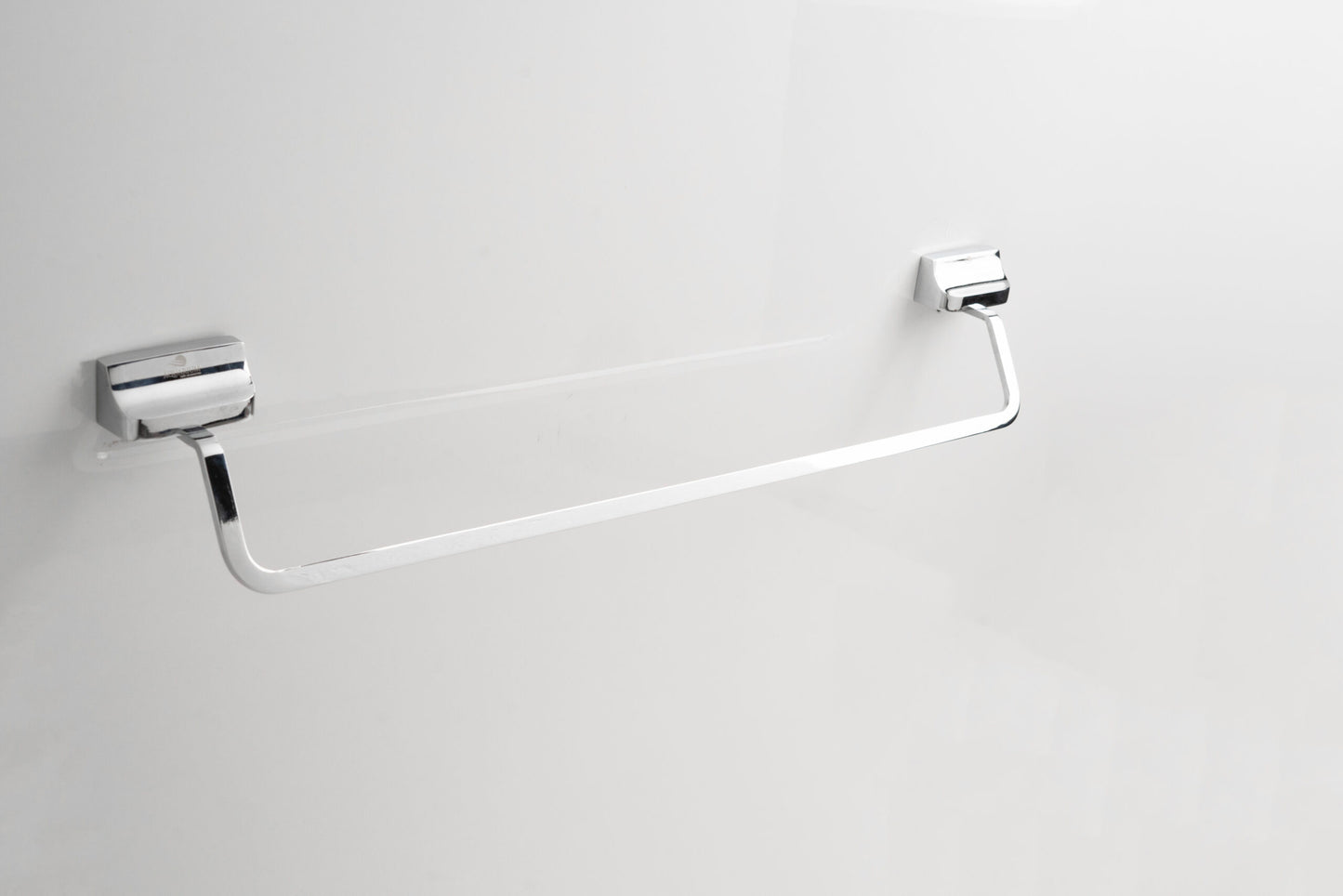 Towel Bar | Torrent Series